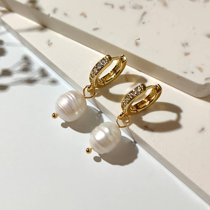 Vachana - Vendita all'ingrosso Orecchini pendenti - Orecchini a cerchio in zirconia cubica con perle naturali5