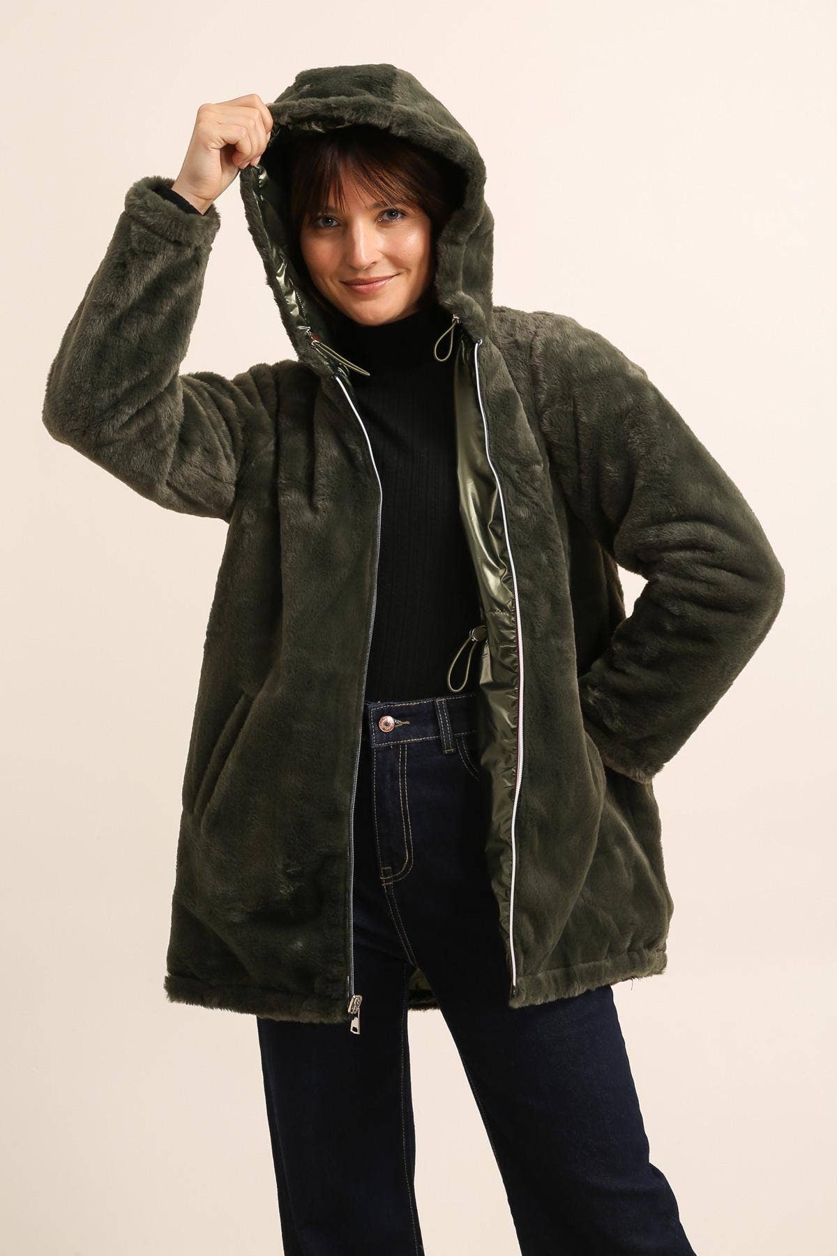 Attrait Paris - Wholesale Jas - Dames - Halflange omkeerbare bontjas met capuchon13