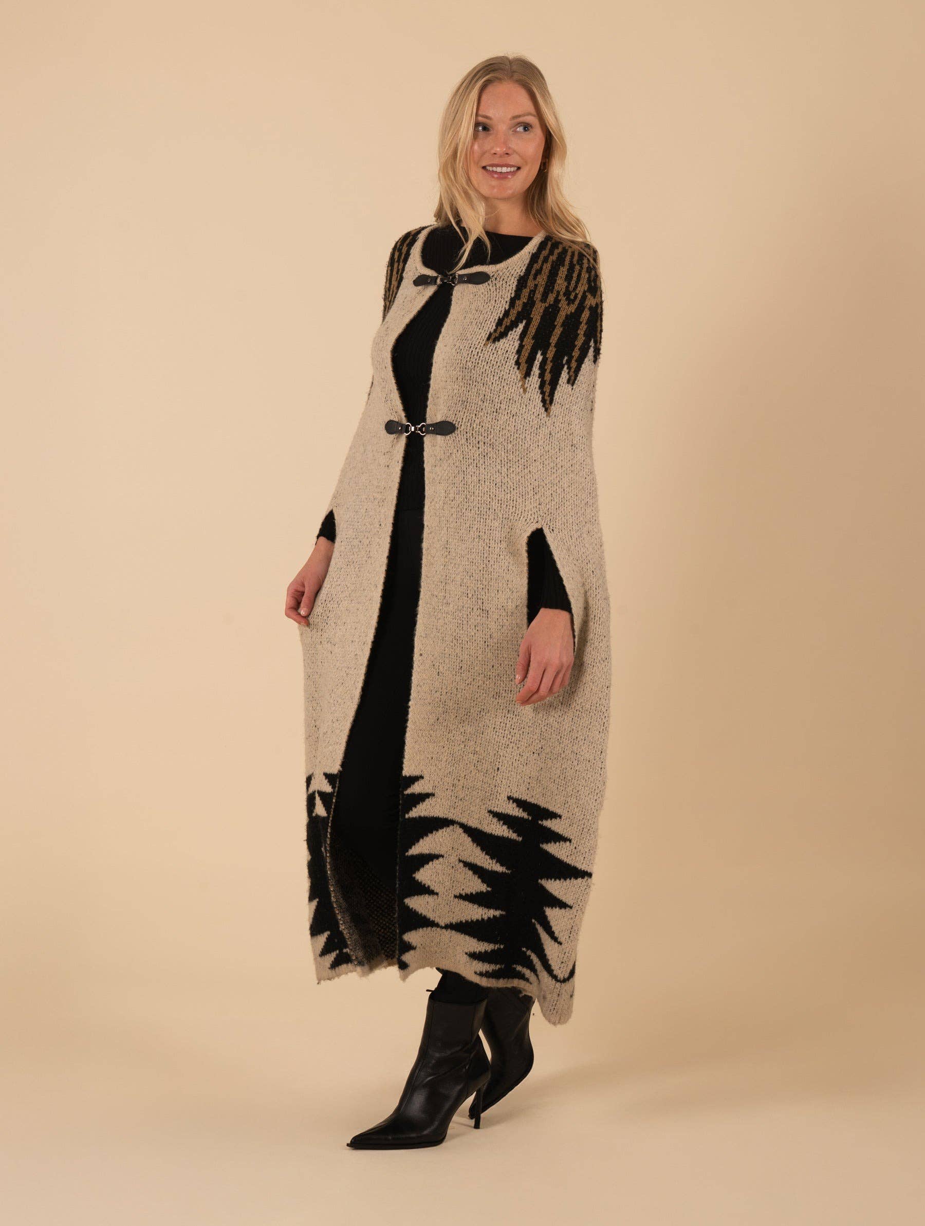 Combo Beige Mantella Lunga con Stampa Ali di Conte in vendita all'ingrosso su Faire0