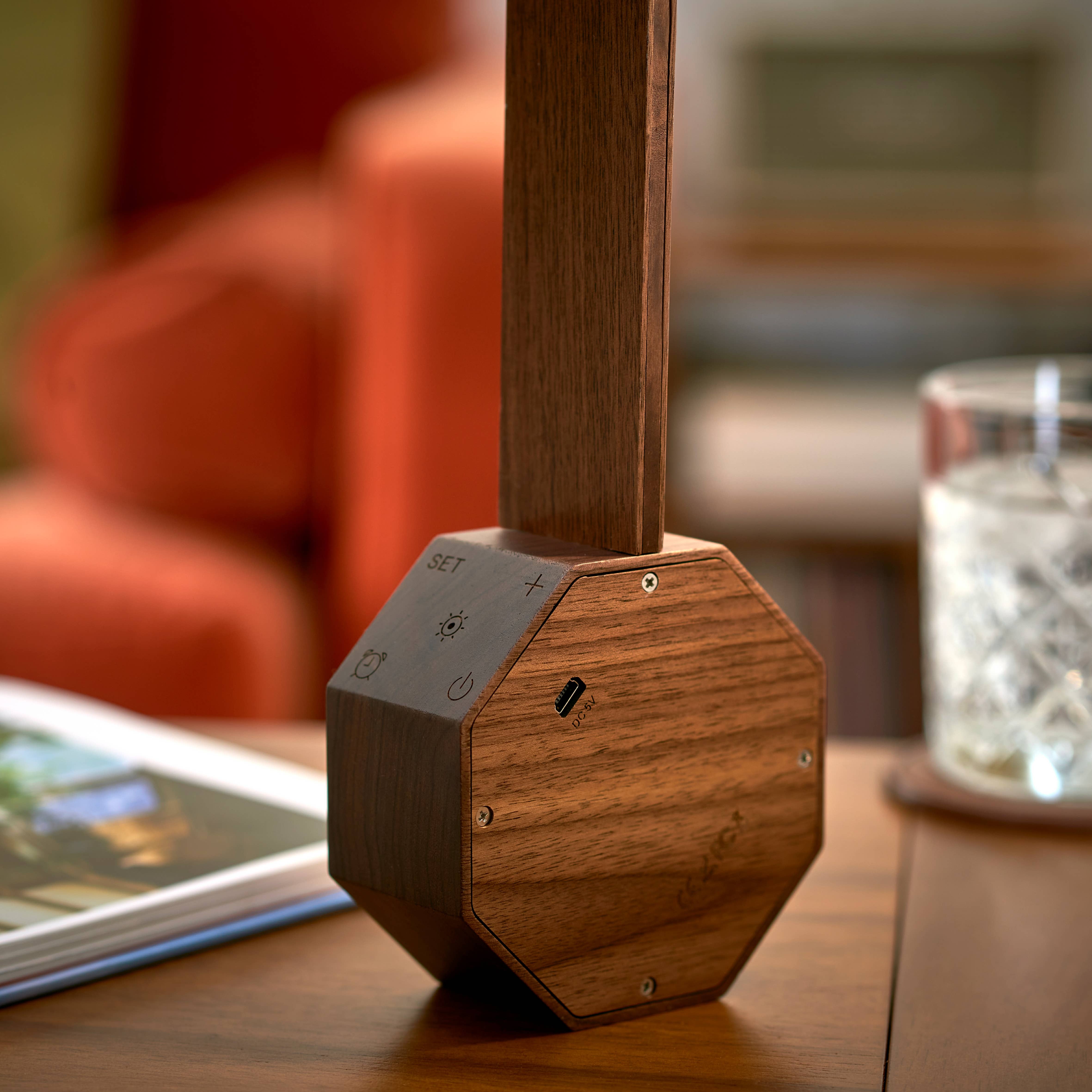 Gingko Design - Wholesale Accent/bureaulamp - Octagon One Plus draagbare wekker en bureaulamp13