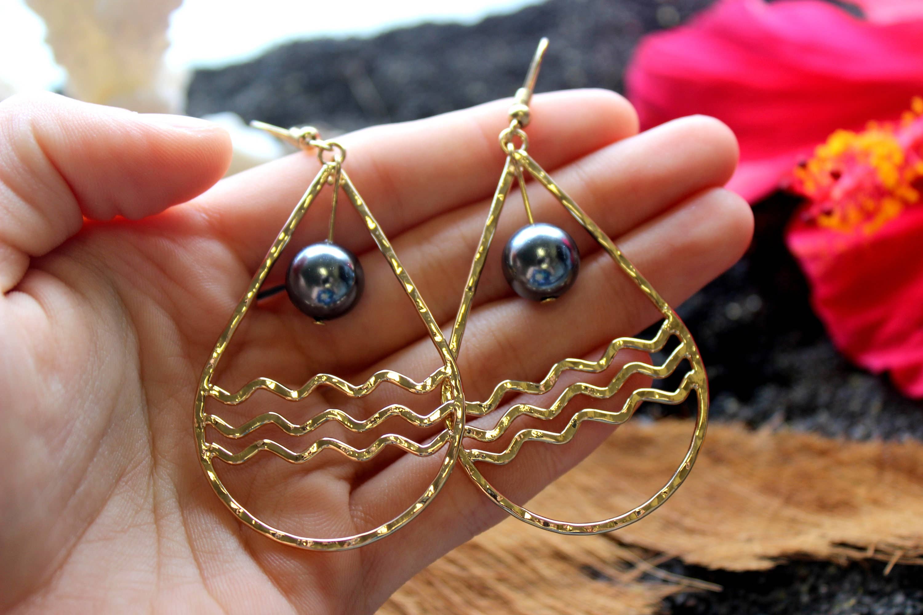 Anela's Jewelry - Wholesale Dangle Earrings - Teardrop Calm Ocean: Hamilton Gold Earring with  Shell Pearl3