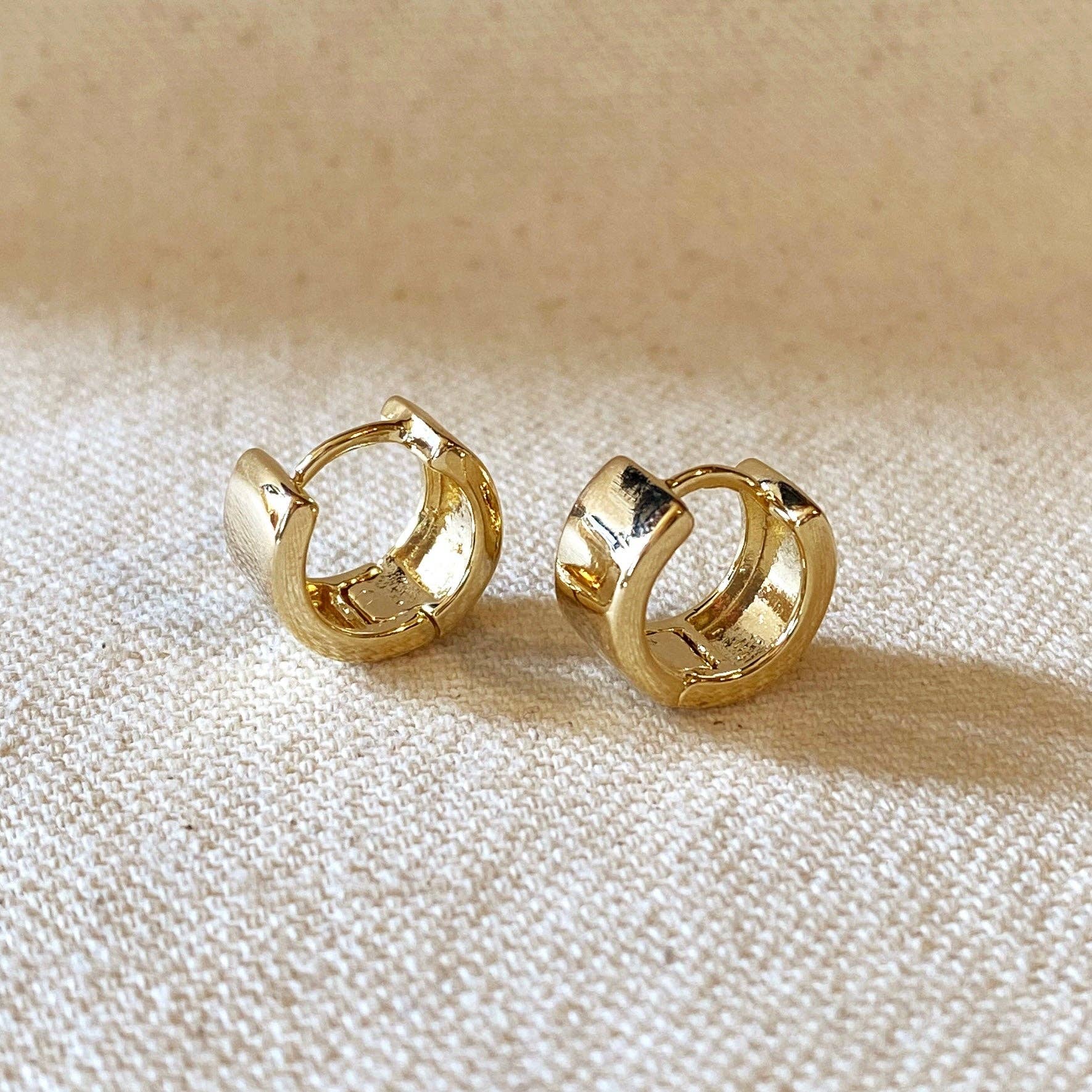 GoldFi - Wholesale Hoop Earrings - Gold Chunky Flat Clicker Hoop Earrings3