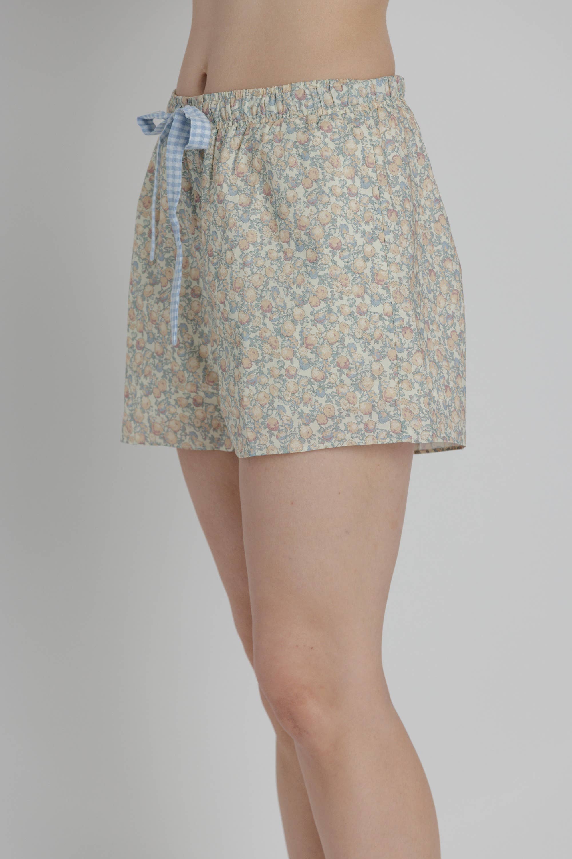 Aureum - Wholesale Shorts - Women's - AB2333 - FLORAL SHORTS W/ CONTRAST TIES5