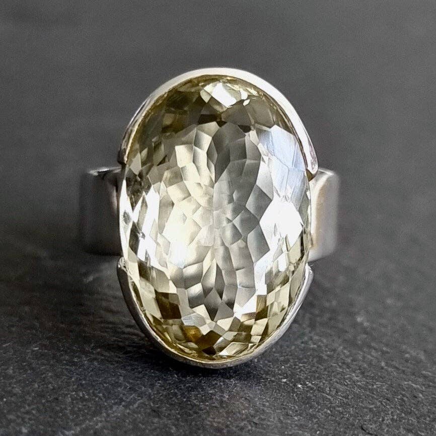 Mistry Gems – Großhandel Cocktail-/Statement-Ring – Designer Großer Ovaler Grüner Amethyst-Ring |925 Sterlingsilber, R1104