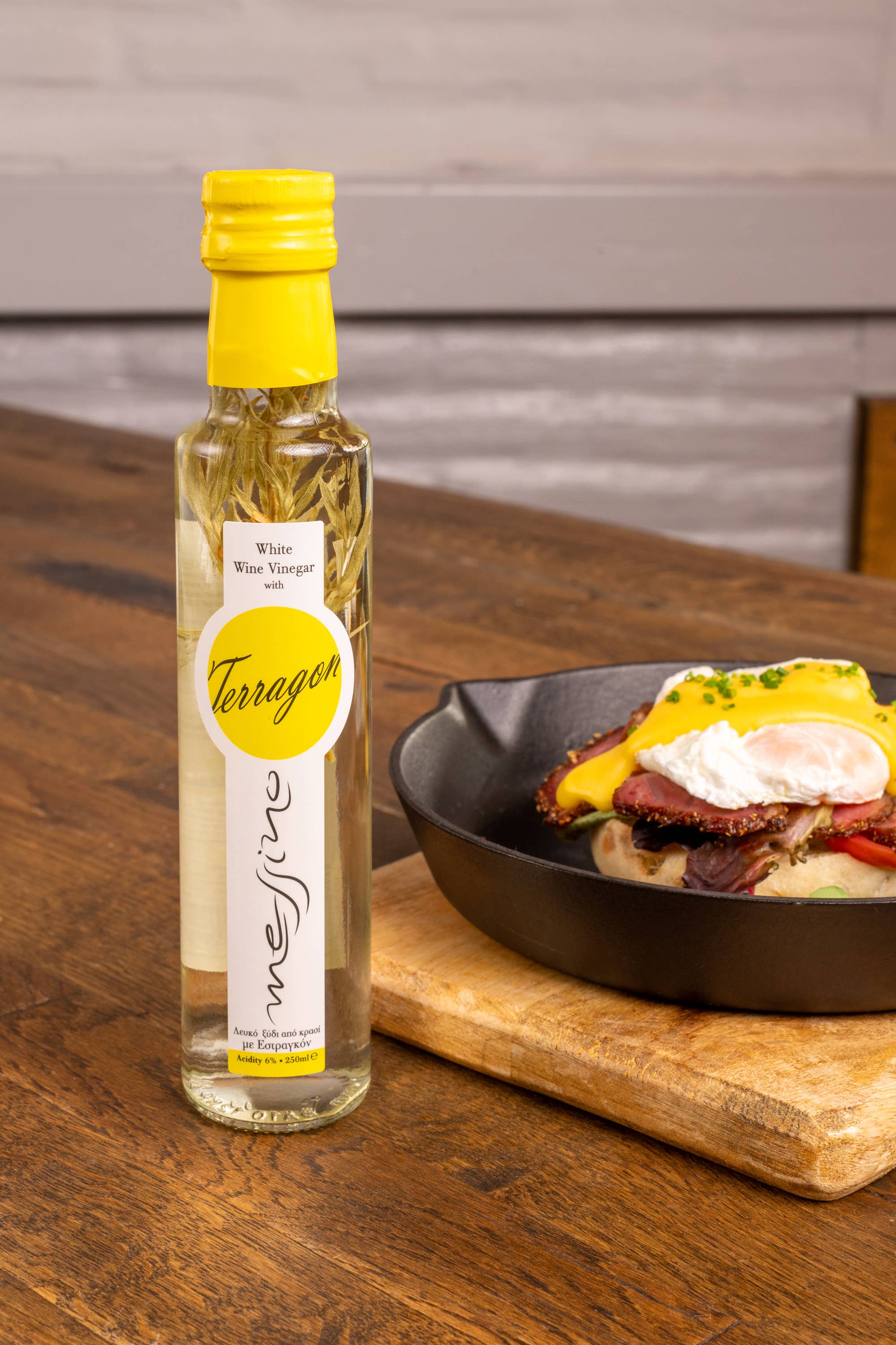 Oilladi - Wholesale Vinegar - Messino White Wine Vinegar with Tarragon, 250 ml2