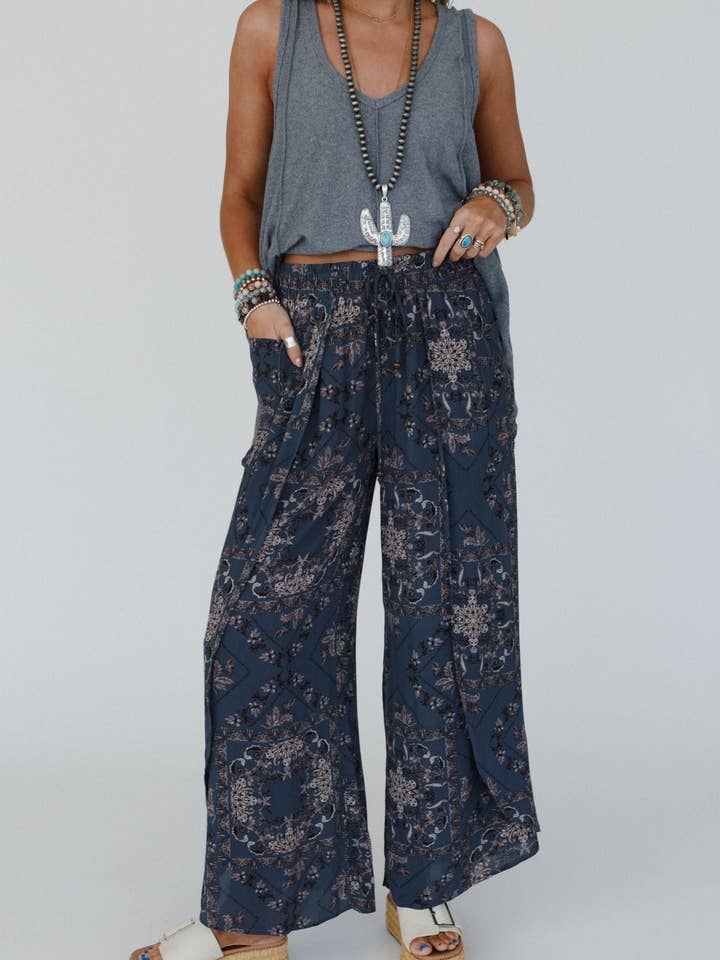 Pantalon tulipe à cordon imprimé Stasia - Titan pour la vente par Three Bird Nest