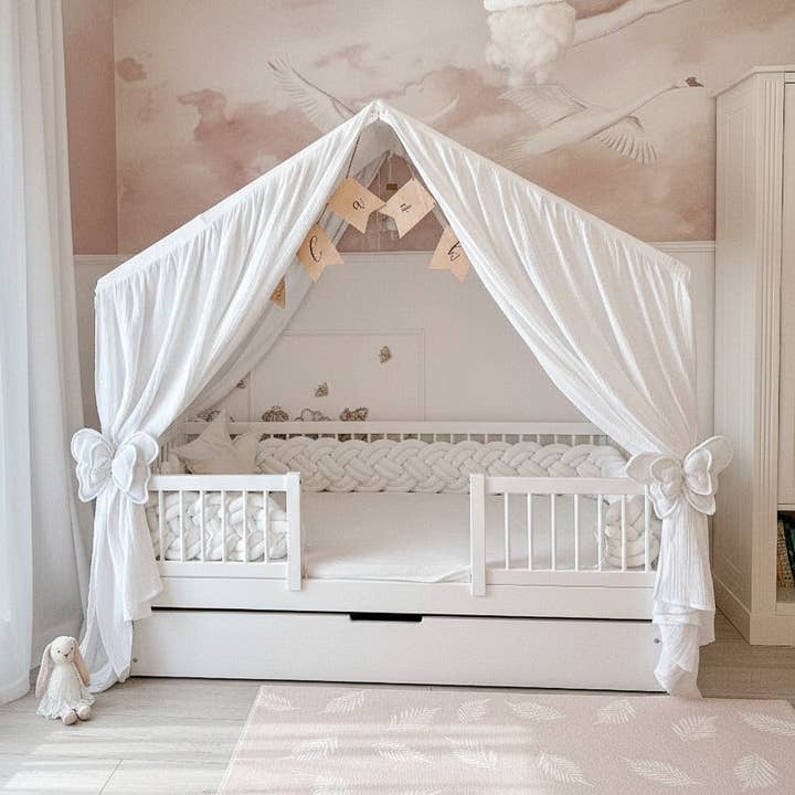 Håndlavet 100% bomuldsmuslin prinsessesengehimmel – Børne-/toddlerhus-seng & læsehjørne | Fløjlshvid butik for engroshandel hos Velvet White