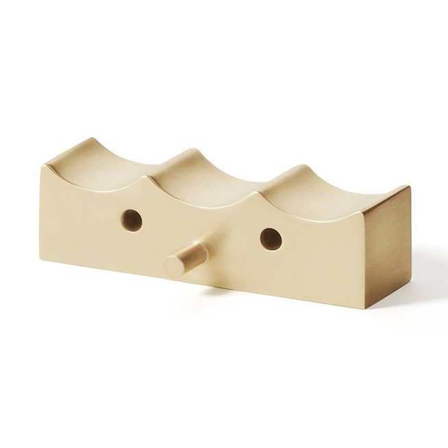 Crovni bestikkestativ i satin messing for engroshandel hos Paola C.