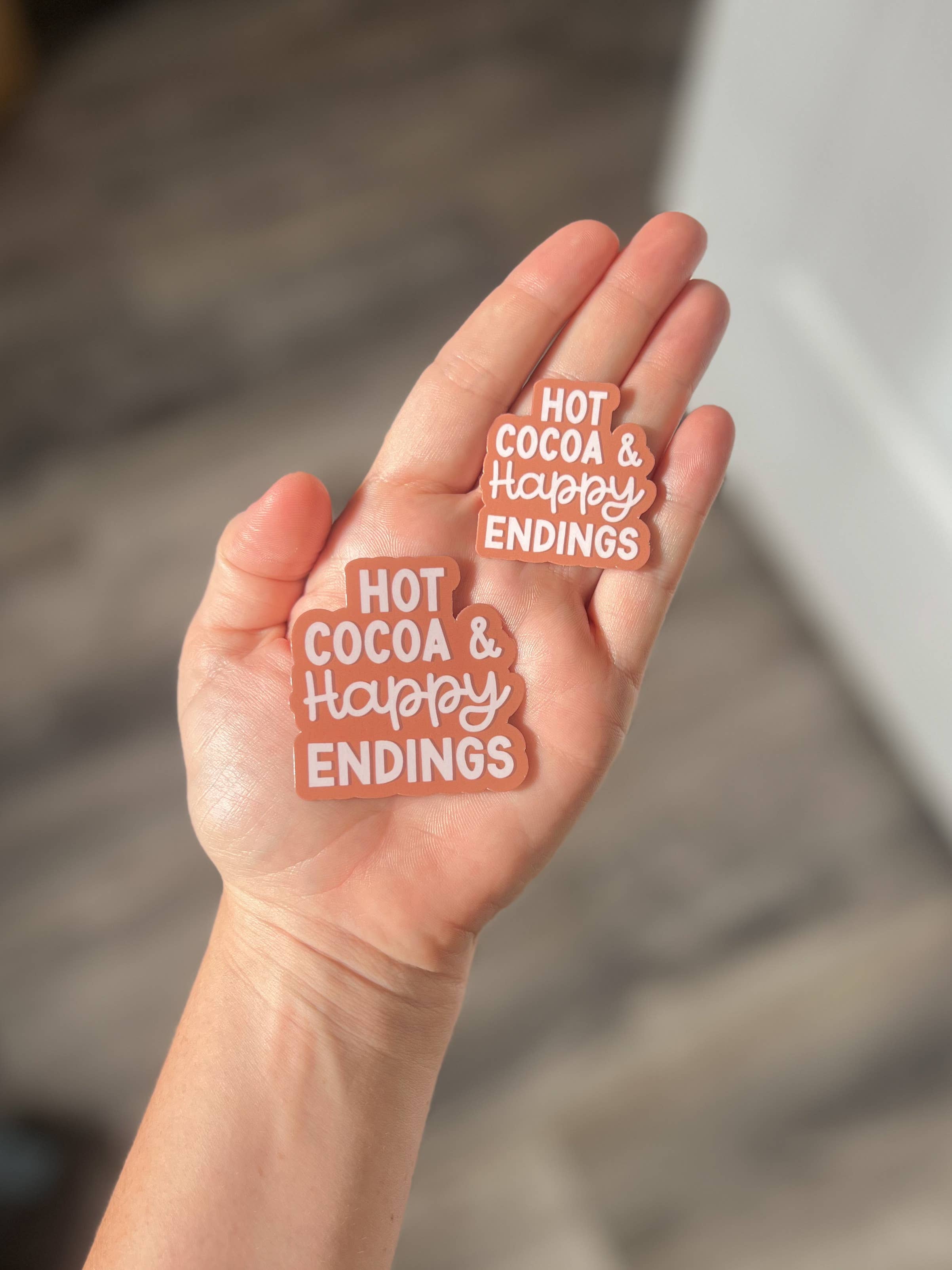 Little Turkey Shoppe - Vente Autocollant - Autocollant en vinyle Hot Cocoa and Happy Endings, Bookish Christmas1