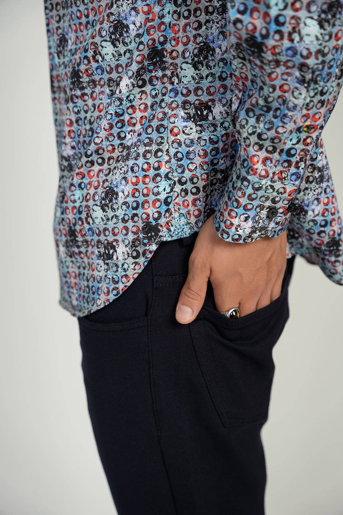 Luchiano Visconti – wholesale Buttoned-down shirt – Men's – Teal and Blue Circular Shapes Signature Collection (Big & Tall)3