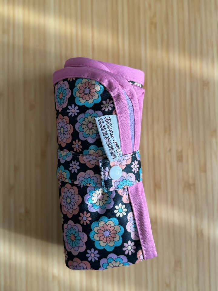 Tapis à langer | Je peux m'acheter des fleurs pour la vente par Beach Buns Cloth Diapers