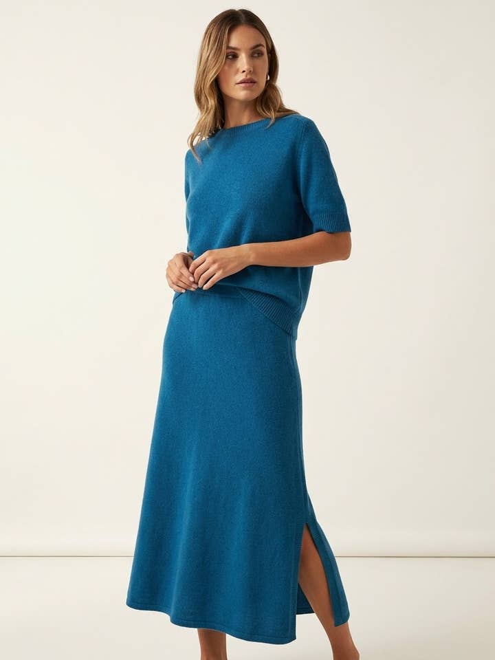 Ensemble Pull Jupe Manche Courte Bords-Côtes à Fente pour la vente par L'Emotion