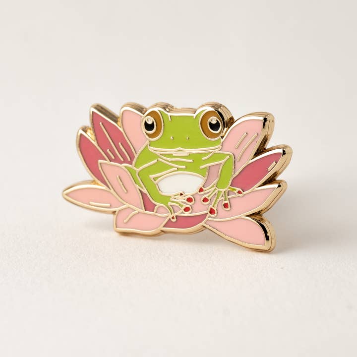 Frog & Lily Pad Pin, Nature Wildlife Gifts for wholesale by Happily Plants