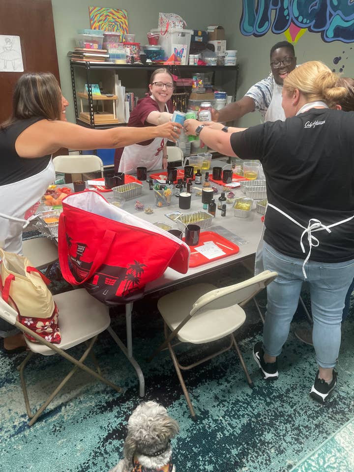 Ljusverkstäder för familj och vänner för wholesale av KoncreteRoseCandleCo