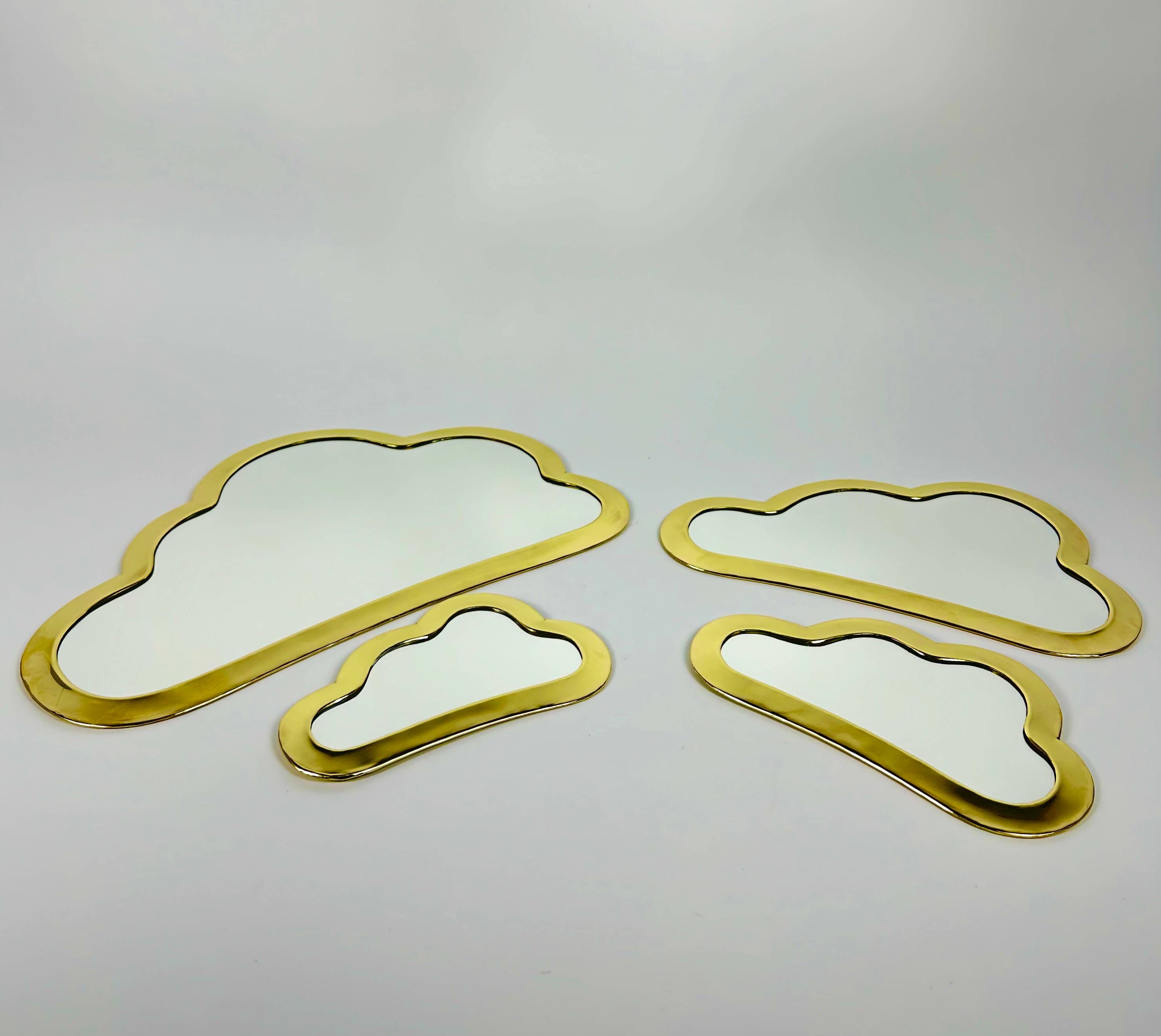 Mikwi – wholesale Väggspegel – Set med 4 molnspeglar i mässing, väggspegel för upphängning2