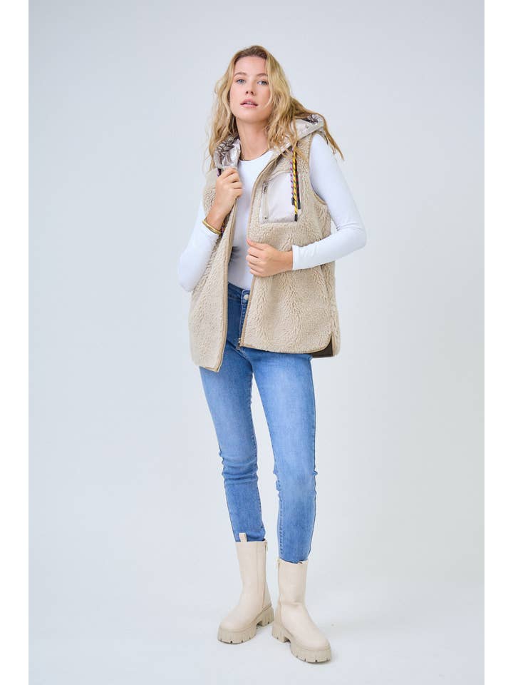 Giovanni Paris – wholesale Väst - Dam – Mila väst i boucle med huva4