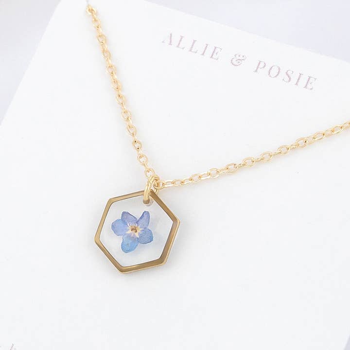Allie and Posie – wholesale Pendant/charm necklace – ZORA Hexagon forget-me-not necklace11