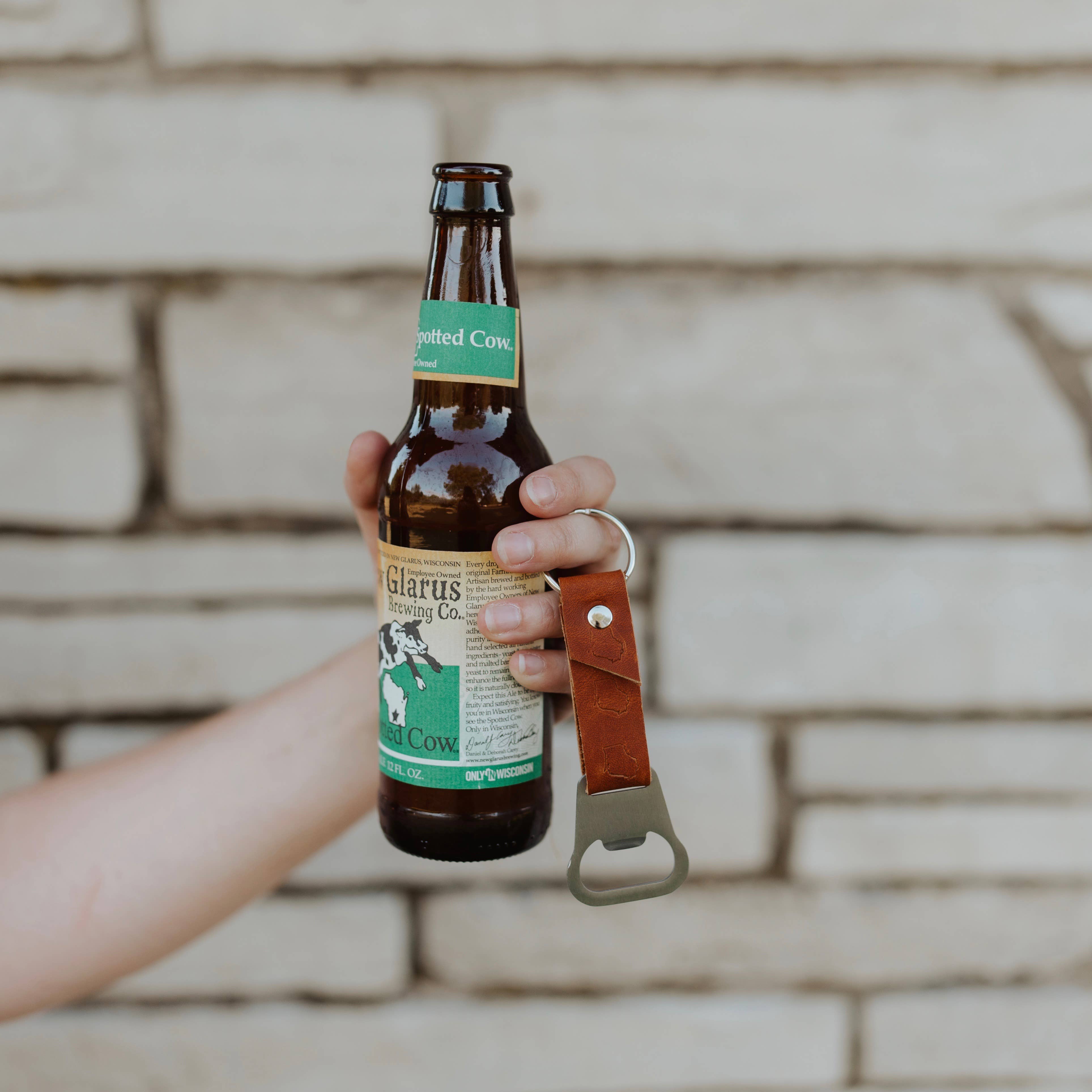 Blu Mountain Co – Großhandel Schlüsselanhänger – Unisex – State Stempelter Flaschenöffner aus Leder Schlüsselanhänger2