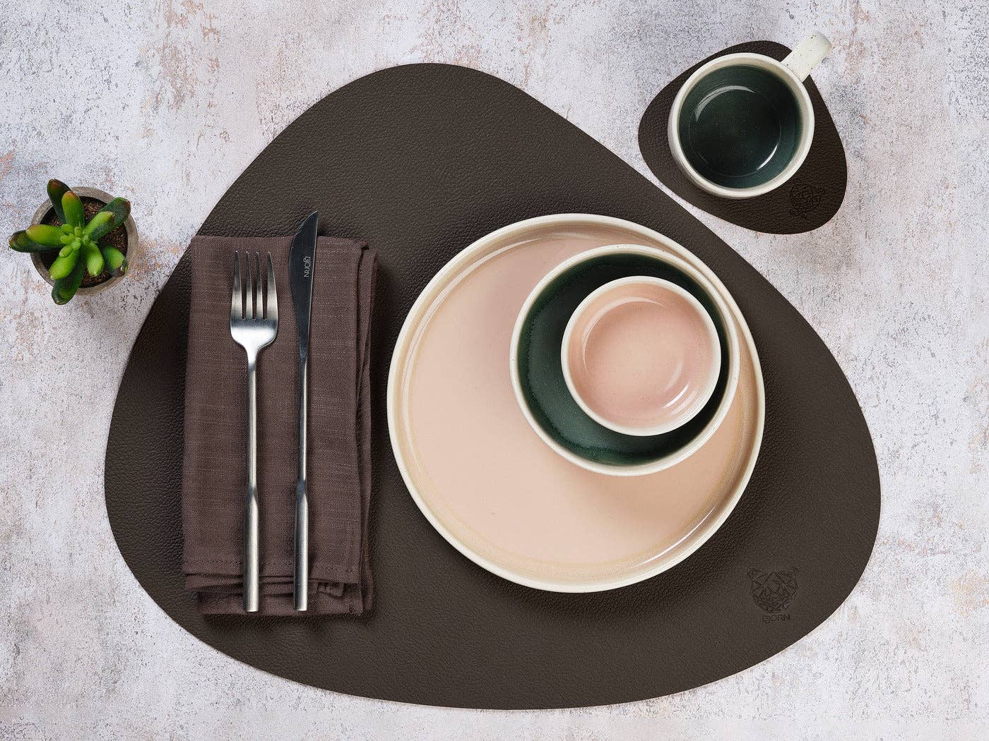 Björn – Großhandel Platzdeckchen – Set aus umkehrbaren Tischsets - 6 Stück - Recyceltes Leder in Orange und Schokolade4