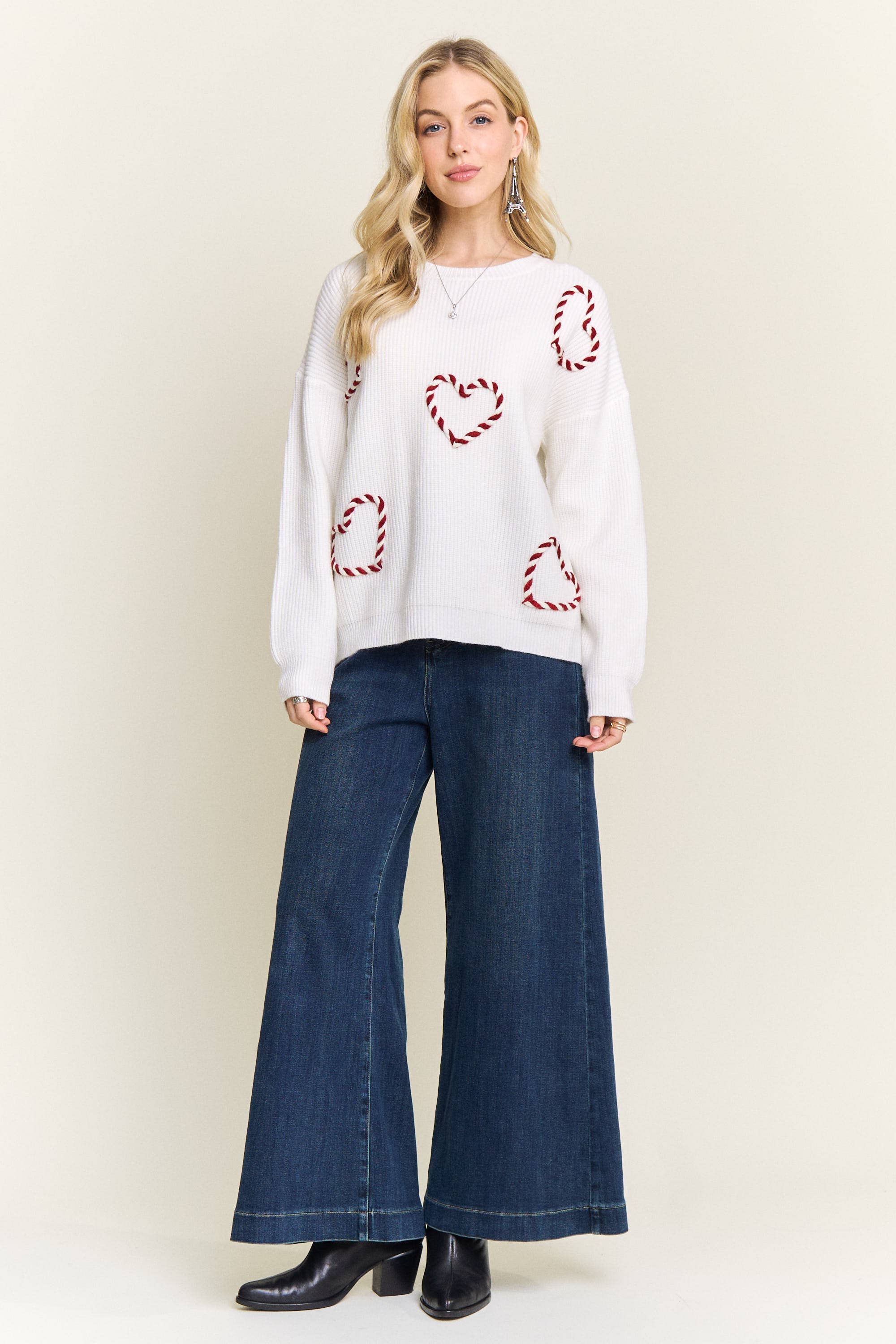 Off White CESW4222-STICKAD TRÖJA KÄPPHJÄRTMÖNSTER för wholesale på Faire12