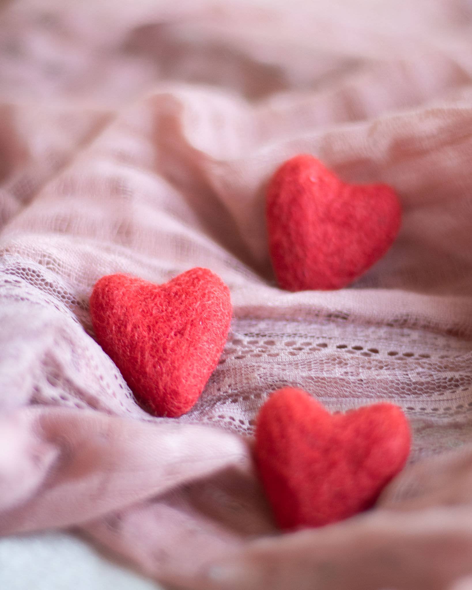 Friendsheep - Vente Désodorisant - Cœurs en feutre de laine rouge de la Saint-Valentin - Désodorisants écologiques - Lot de 32