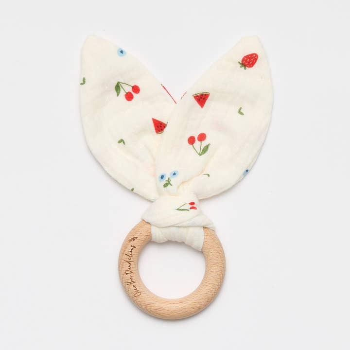 Ciuccio con orecchie da coniglio biologico Sweet Pickings - DISPONIBILE DI NUOVO A DICEMBRE per la vendita all'ingrosso da parte di Over the Dandelions
