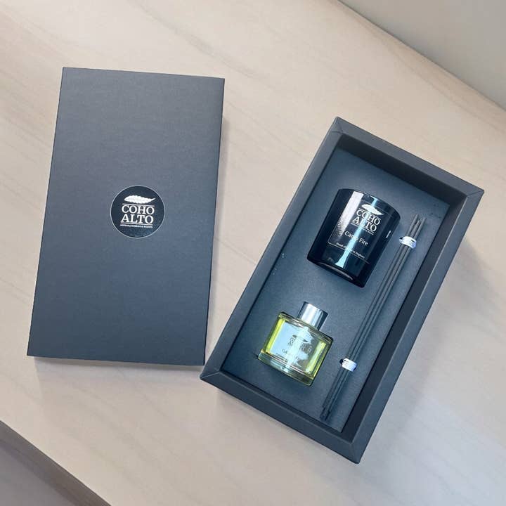 Set regalo con candela e diffusore COHO ALTO per la vendita all'ingrosso da parte di COHO ALTO