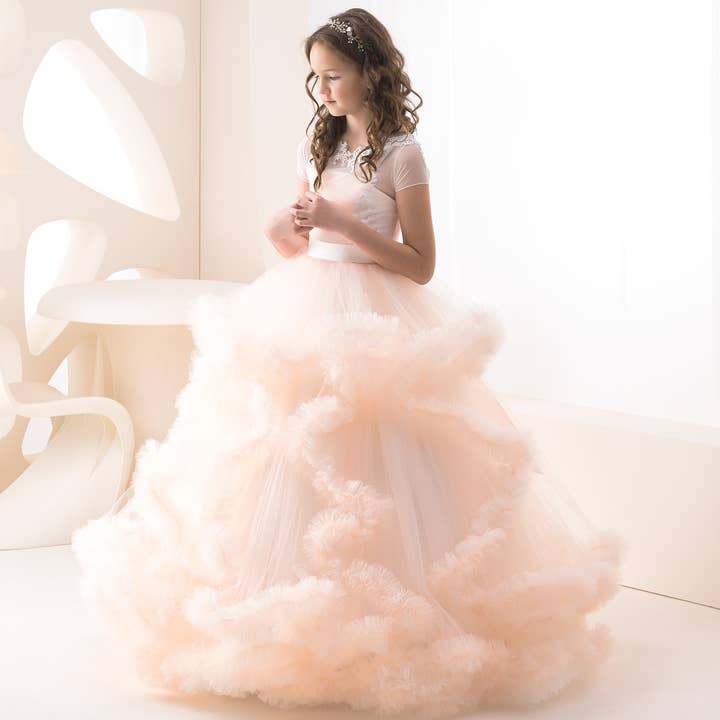 Smuk kjole til piger med tyl, blomsterpige kjole for engroshandel hos Bajabella