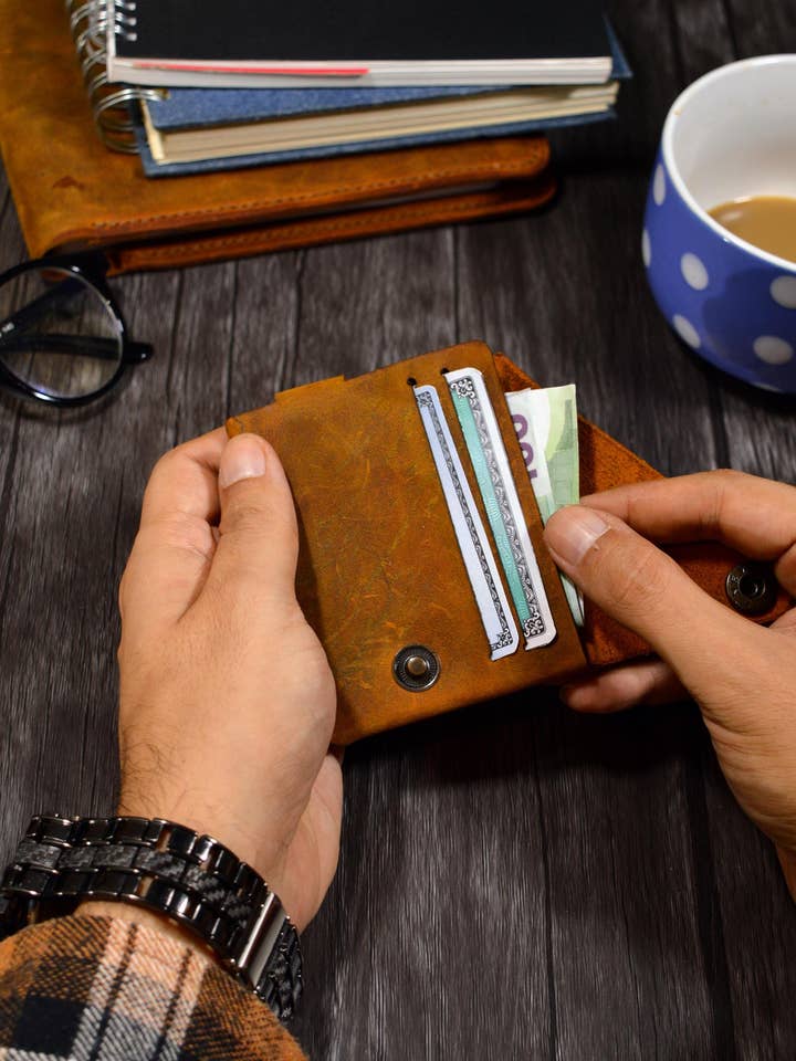 Personalized Leather Slim Card Holder, Minimalist Engraved Leather Small Credit Card Case for wholesale by Craftivor