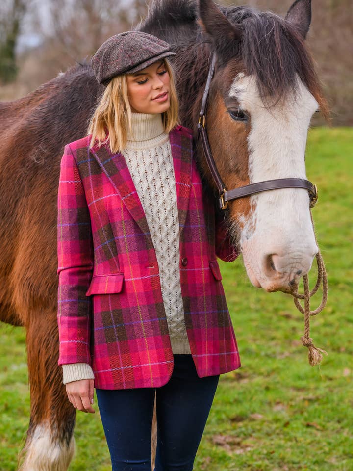 Mucros Weavers damesblazer 223 van 100% wol voor wholesale door Mucros Weavers