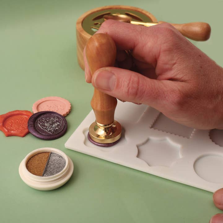 Graine Créative - Wholesale Retailer Display - Paper & Novelty - GOLD AND SILVER POWDER FOR WAX SEAL5
