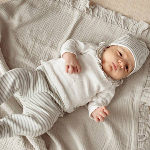 gris Ensemble Gris 3 Pièces avec Pull en Maille, Pantalon et Bonnet en vente sur Faire1