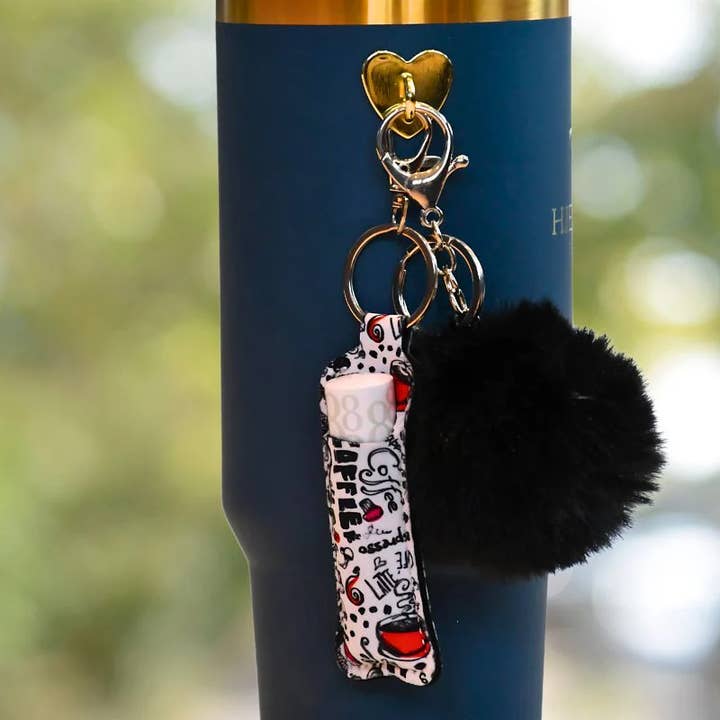 Lippenbalsam-Etui im Kaffeedesign mit roter Kaffeetassen-Illustration für den Großhandel von Hjertelig