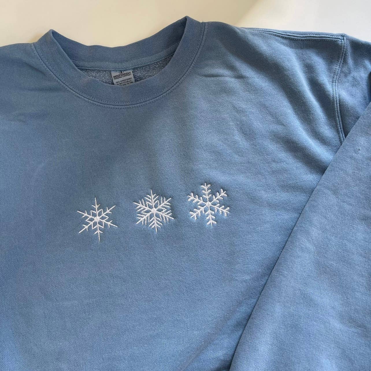 Rags Revived - Wholesale Graphic Sweatshirt - Women's - Embroidered Snowflake Crewneck2