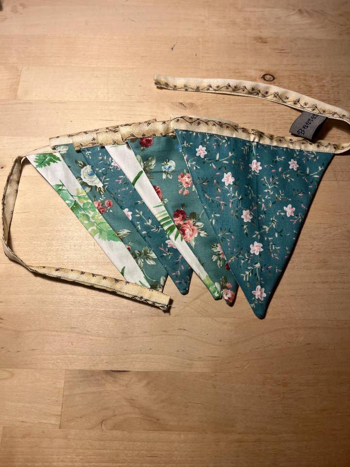 Country Cottage Double Sided Bunting for wholesale by House of Beeves