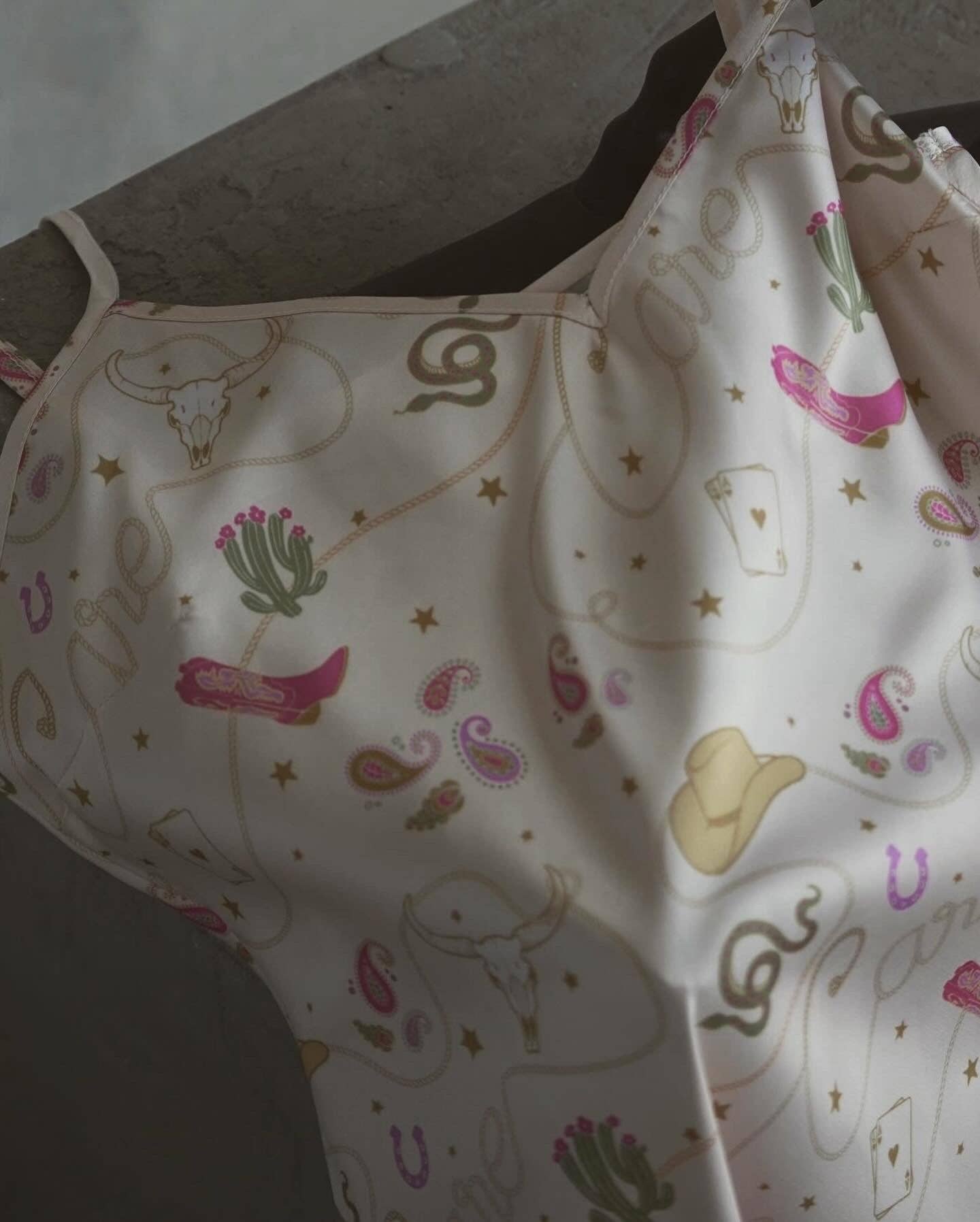 Care Tucker - Vendita all'ingrosso Vestito - Donna - Lennon Zipslip™️ CARE Western (Avorio)1