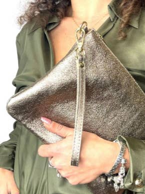 Sac pochette italien en cuir métallique avec bandoulière ME16 JIJOU CAPRI pour la vente par JIJOU CAPRI