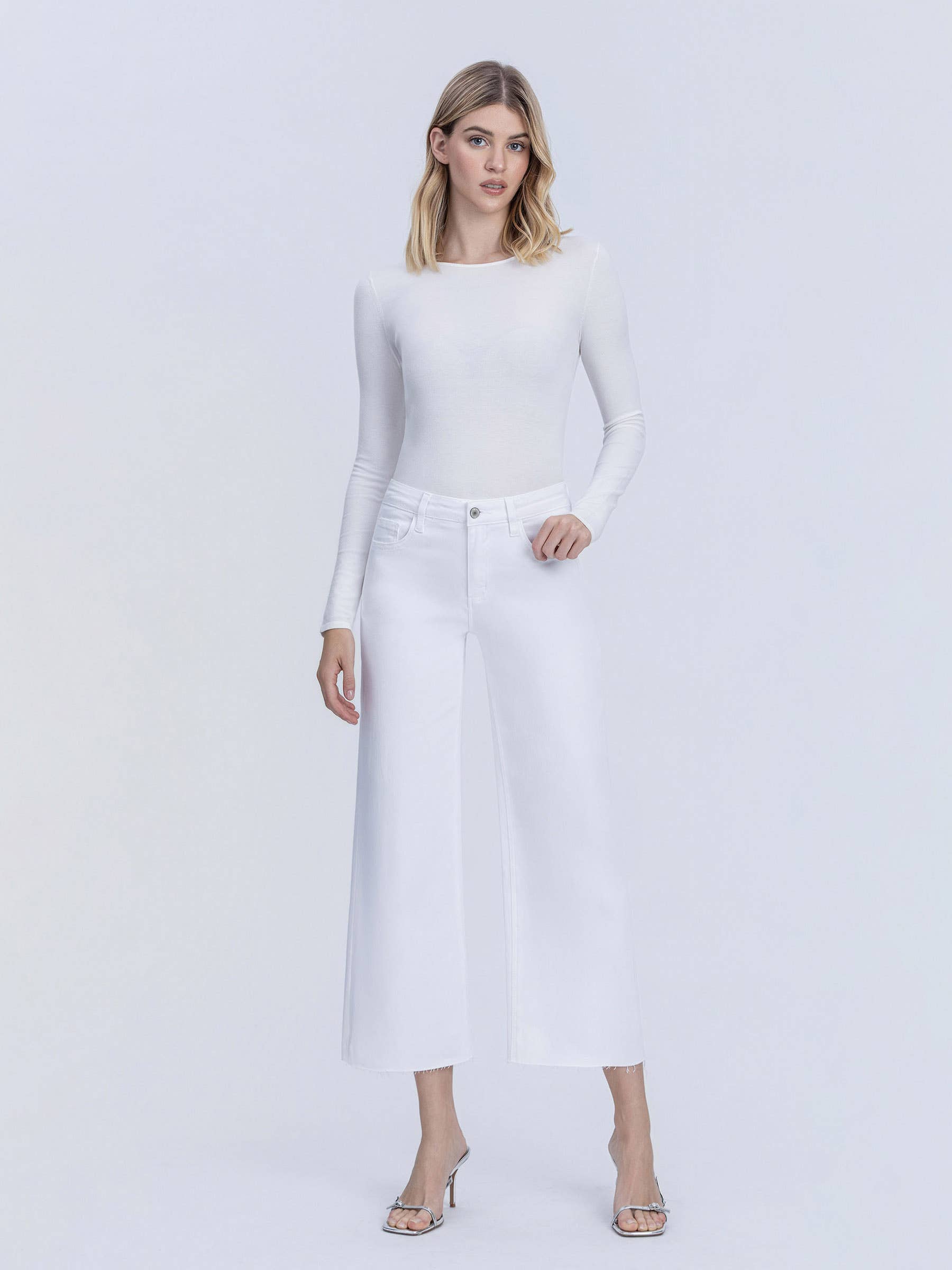 HIGH RISE OPTIC WHITE CROP WIDE LEG JEANS T5894WH for wholesale on Faire7