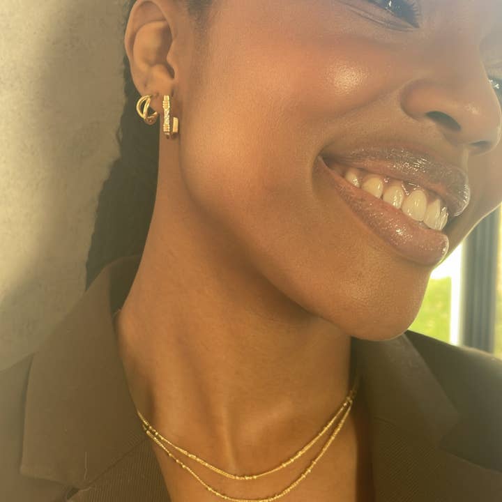 FIFI GULD DUBBEL HOOPS för wholesale av Emma By Jane