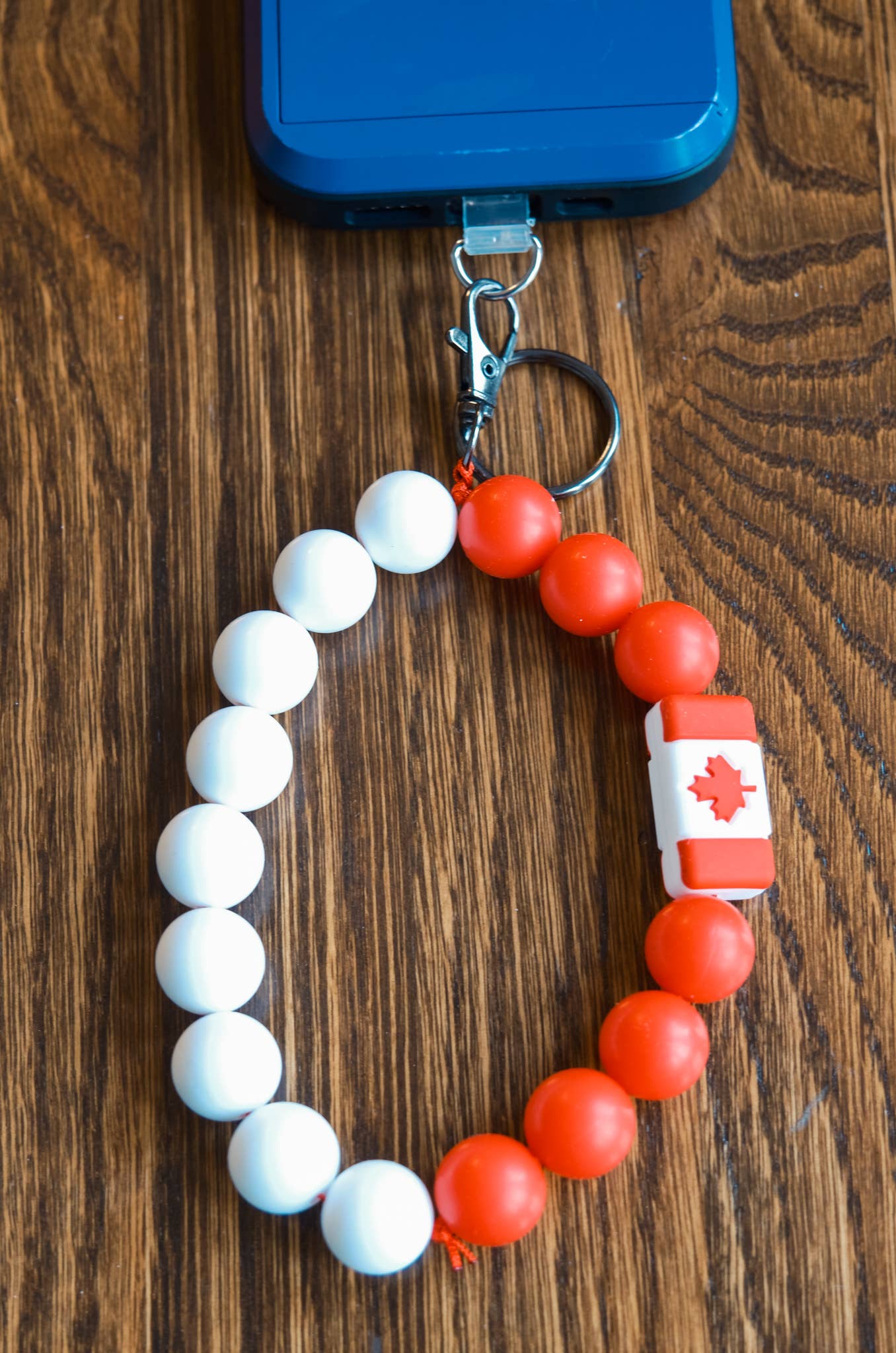 Daisy Chains Phone Charms – Engroshandel Rem til telefonetui – Silikoneperle Telefoncharme Armbånd: Canadisk Stolthed0