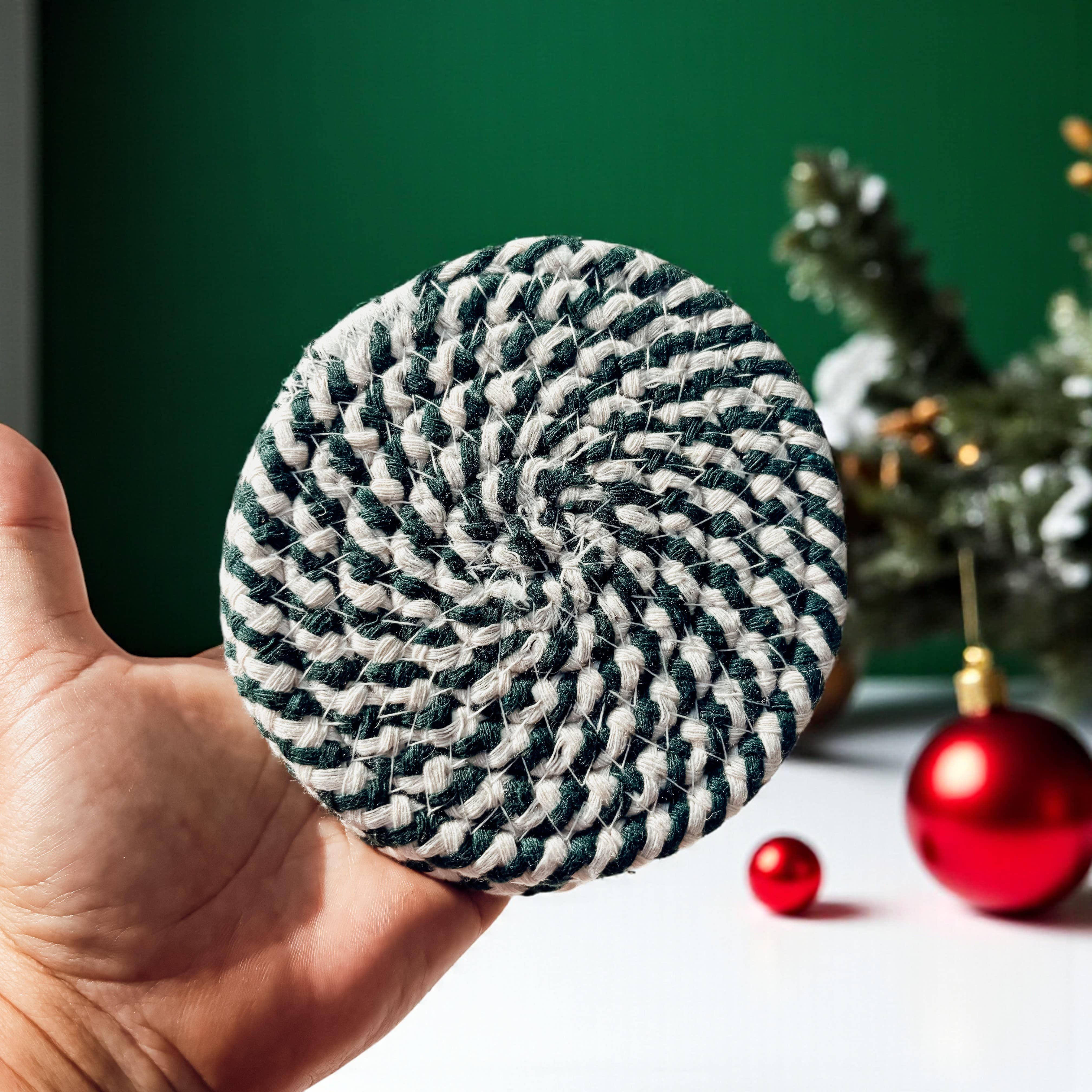 Gia Roma - Wholesale Coasters - Christmas Coasters, Red Candy Cane Braided Cotton Fabric Set8