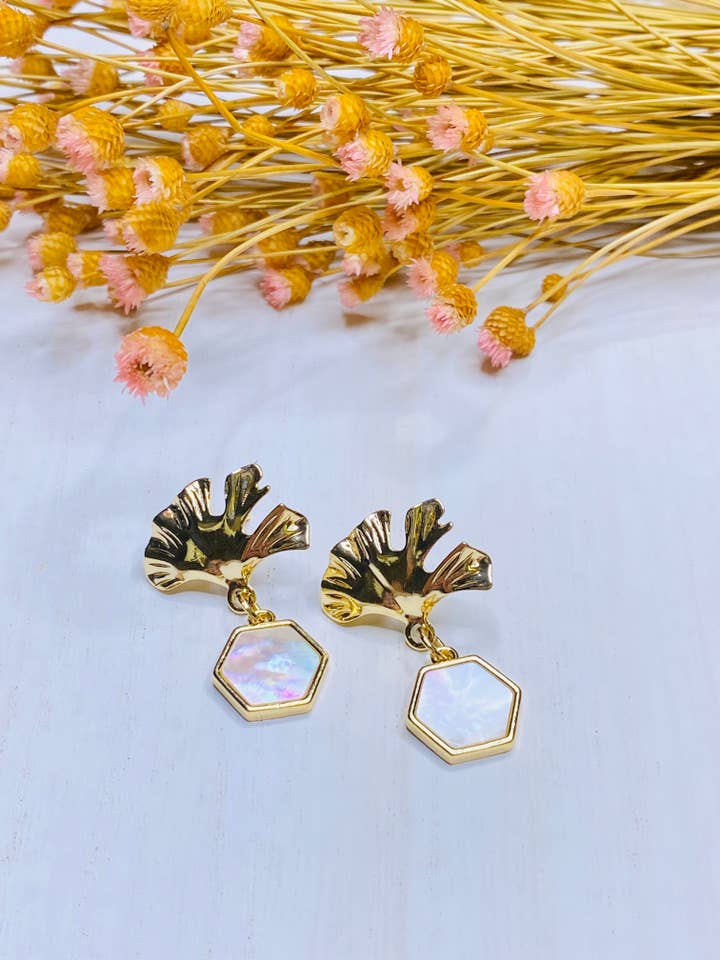 Chloe per la vendita all'ingrosso da parte di Grace + Poise Jewelry