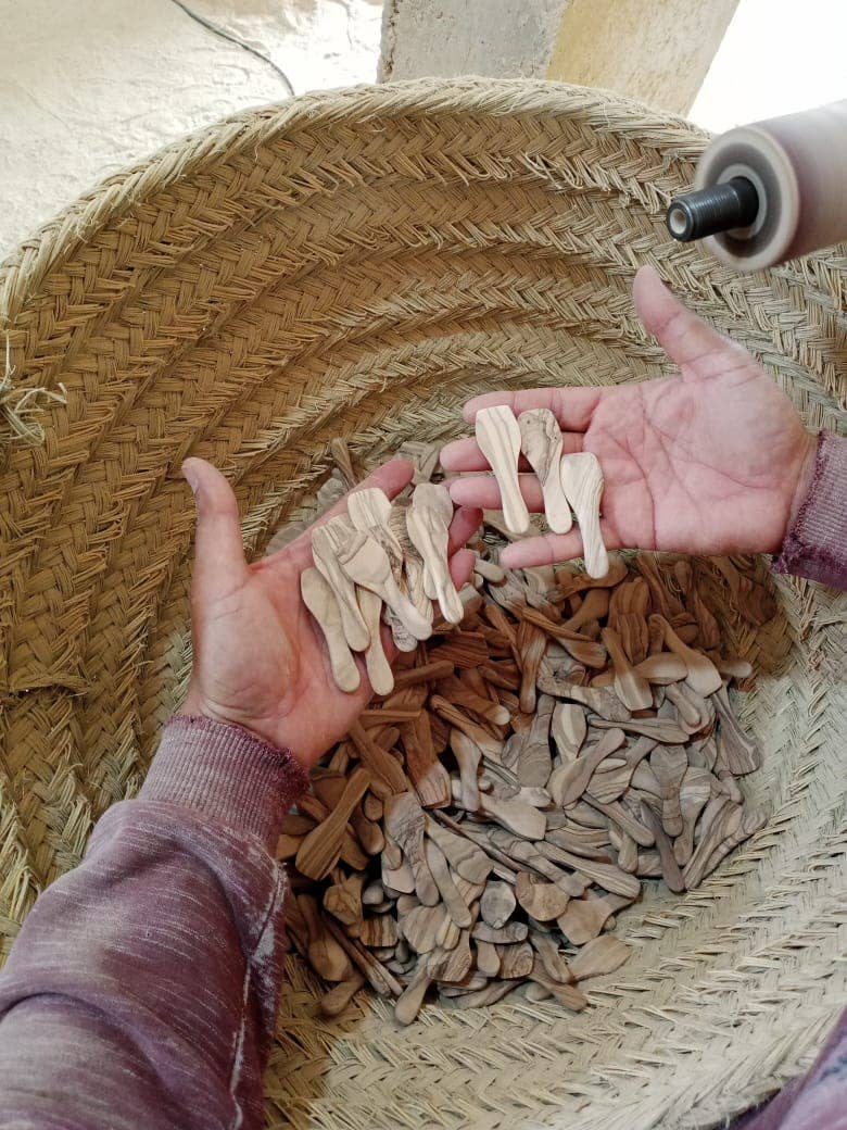 Katari Beauty - Wholesale Spatula/Turner - ACCESSORIES | Handmade Sustainable Olive wood Mixing Spatula5