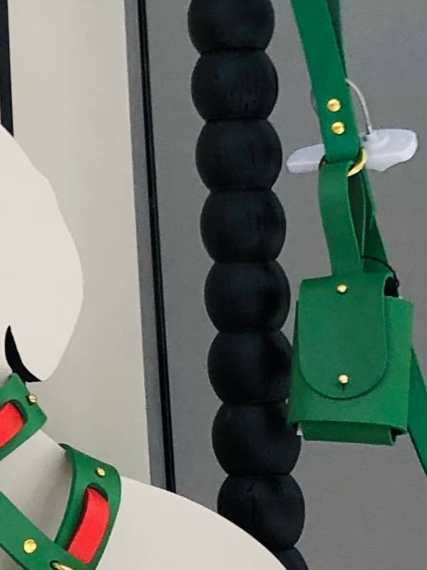 Strap display for wholesale by INDÓMITO