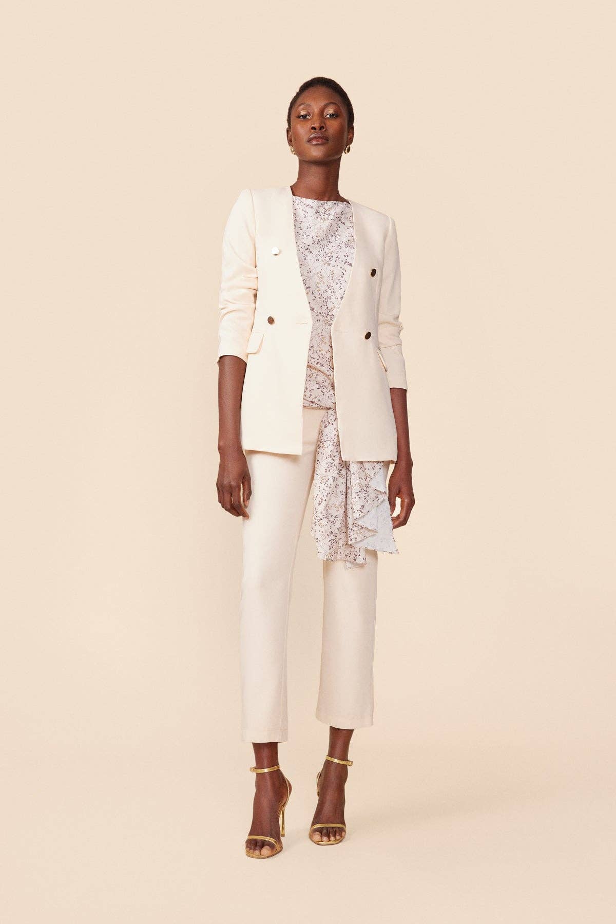 Bruna – Engroshandel Habitjakke – til kvinder – Martha blazerjakke til kvinder med dobbeltradet lukning og guldfarvede knapper4