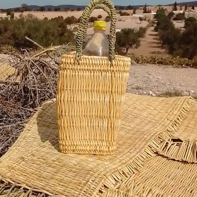 Moroccan wicker wine basket with doum handles for wholesale by MARRAKECH METACRAFT LTD