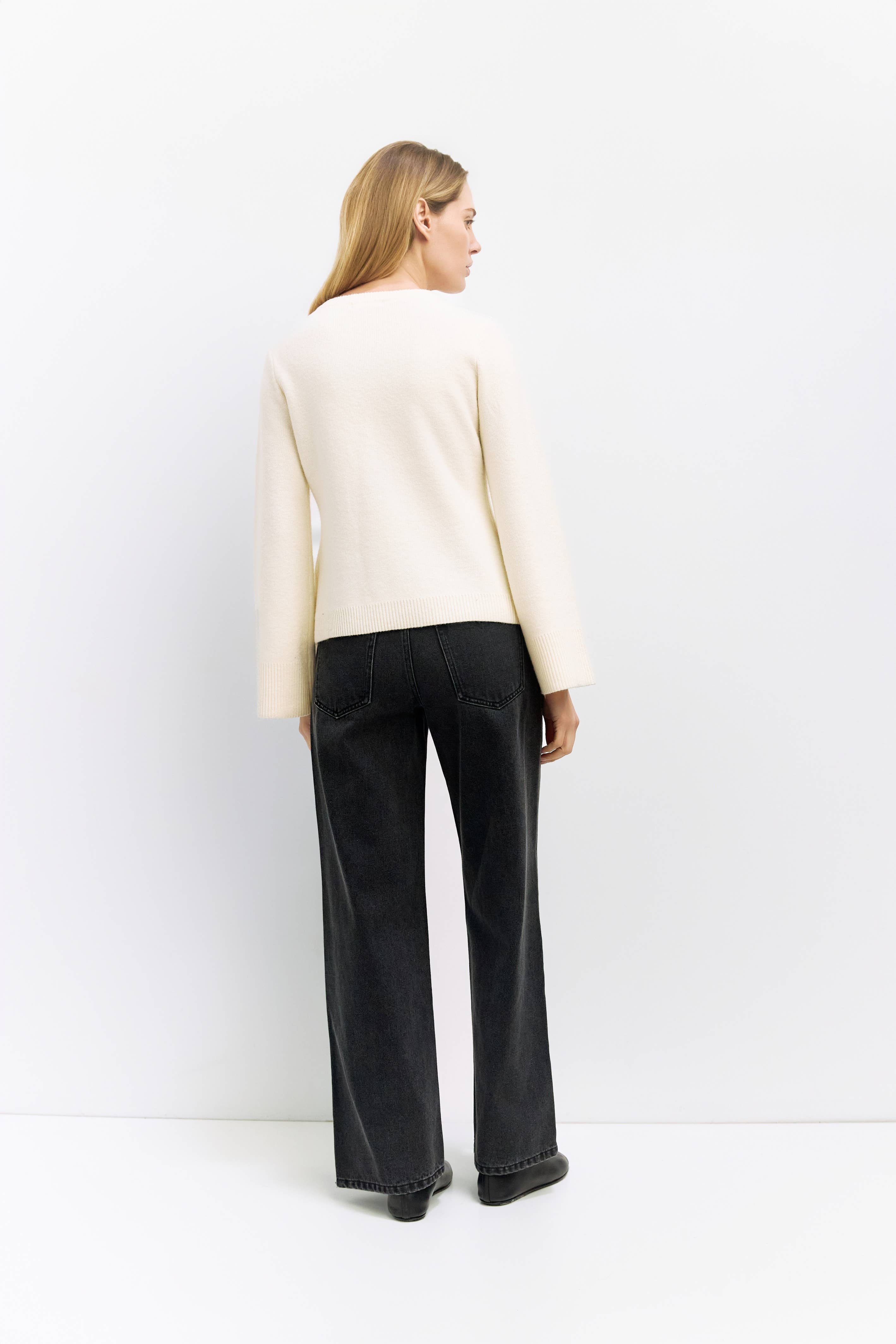 MOD REF – Engroshandel Cardigan - Dame – The Tyler Cardigan | Kvindesweater med klokkeærmer og knapper7