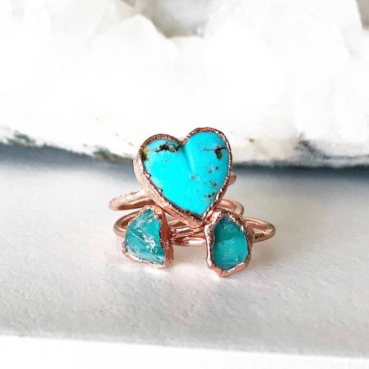 Buddha Blossom Jewels - Vendita all'ingrosso Anelli cocktail/statement - Anello impilabile in apatite grezza in rame4