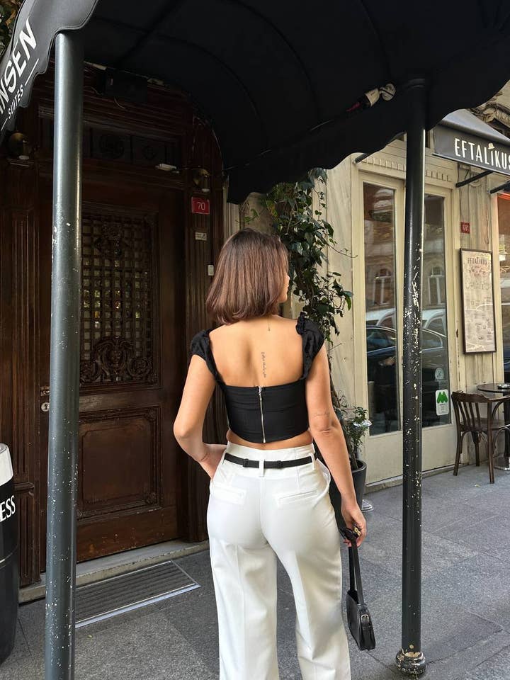 Standpoint Top - Wholesale Blouse - Women's - Ruffle-Trim Lace-Up Corset Top – 11064