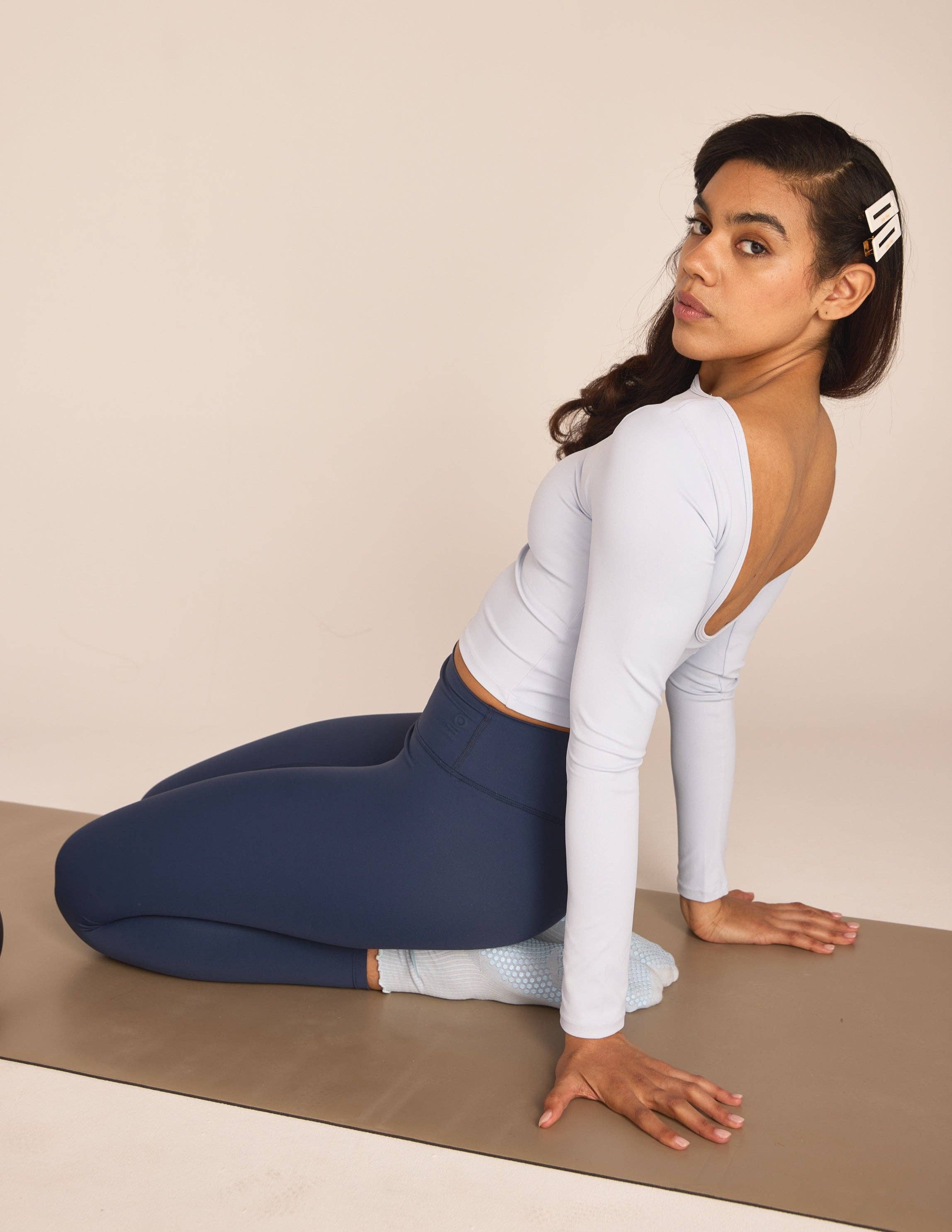 LUCKY HONEY – Engroshandel Strømper - Dame – The Juliet gripstrømpe med flæsekant og satin sløjfe12